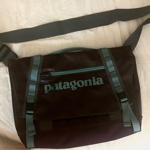 Patagonia Black Hole Mini Messenger Bag